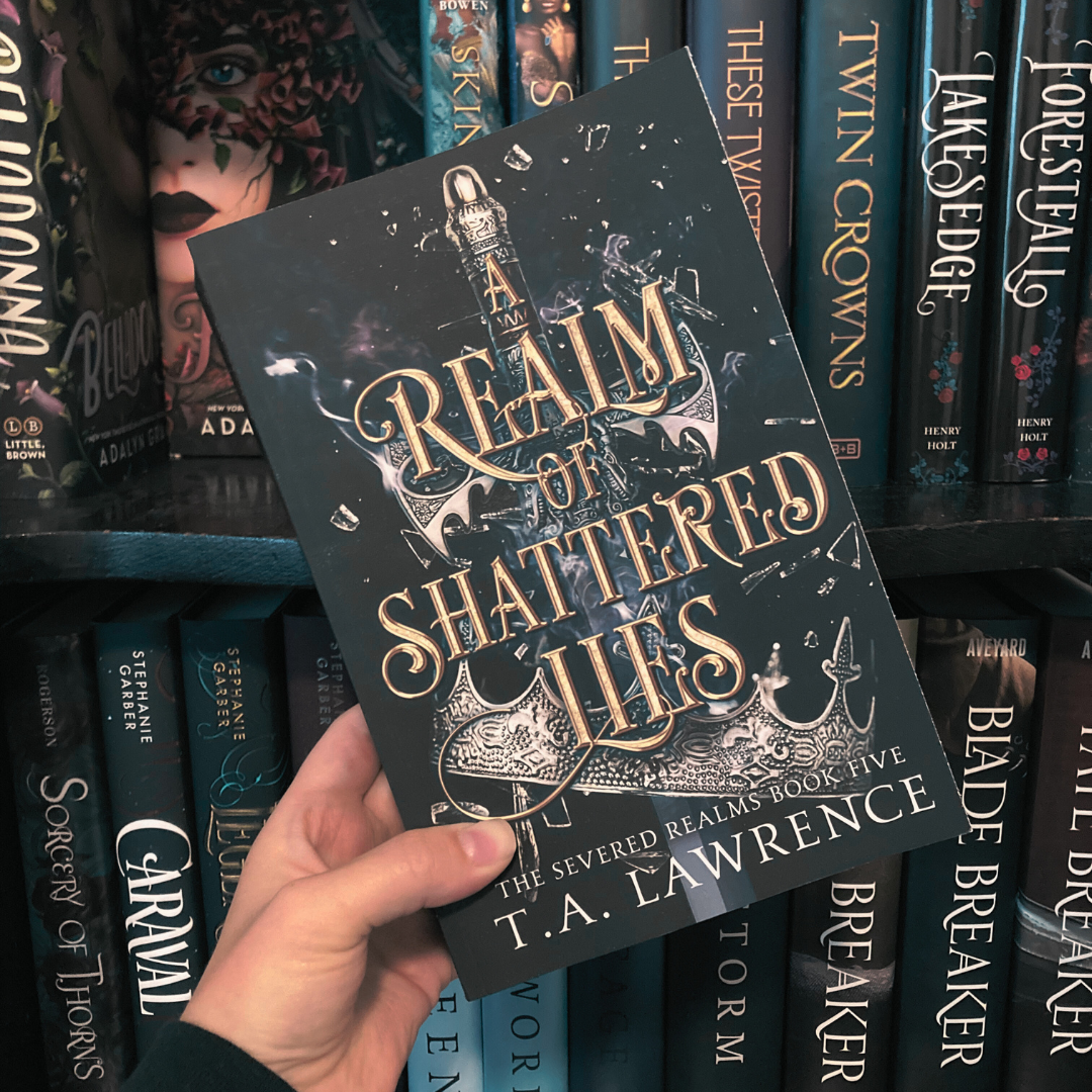 A Realm of Shattered Lies (The Severed Realms Book Five) (Paperback)